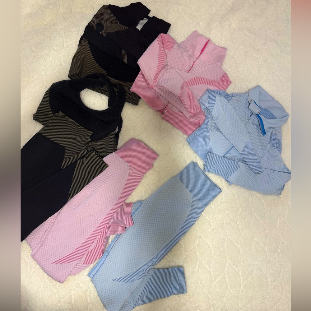 3 workout sets. Perfect condition, worn only a few time. Size M. Workout